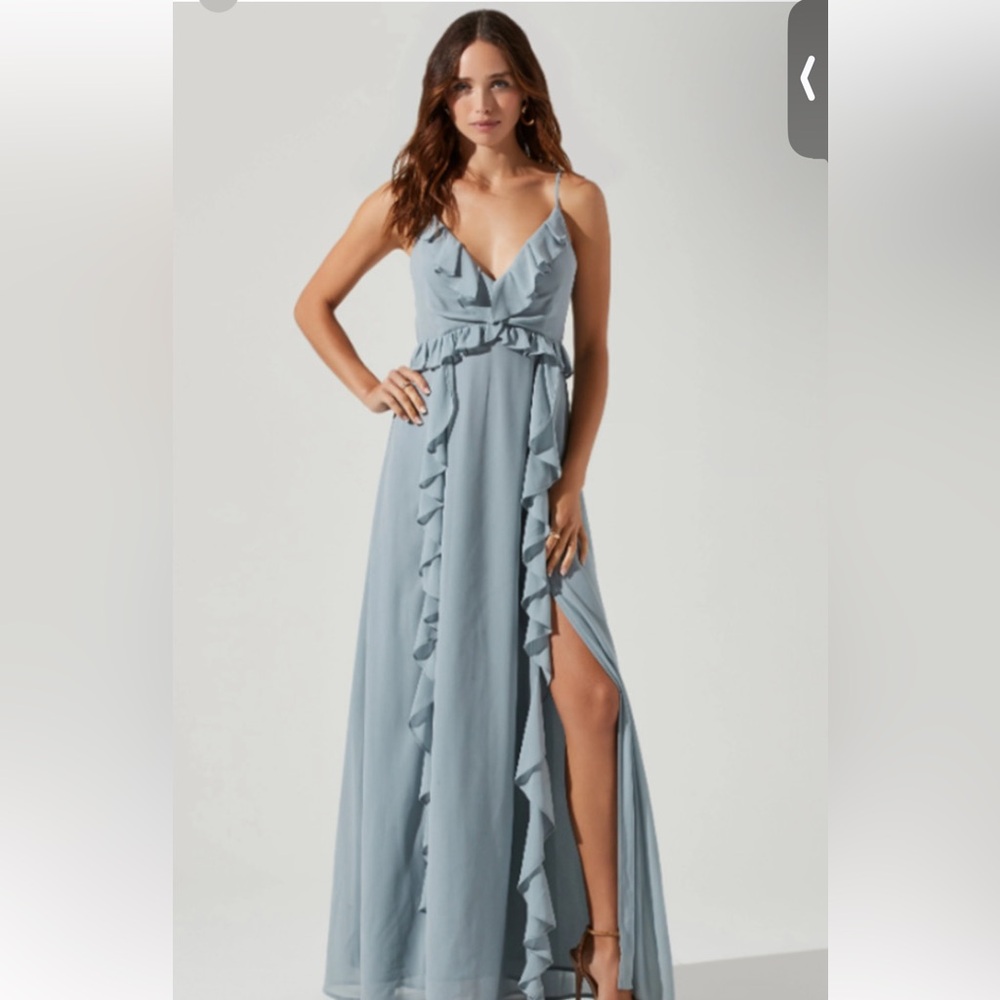 BNWOT ASTR Gown Prom Dusty Blue Spaghetti Strap V Neck Ruffles Formal Zipper M